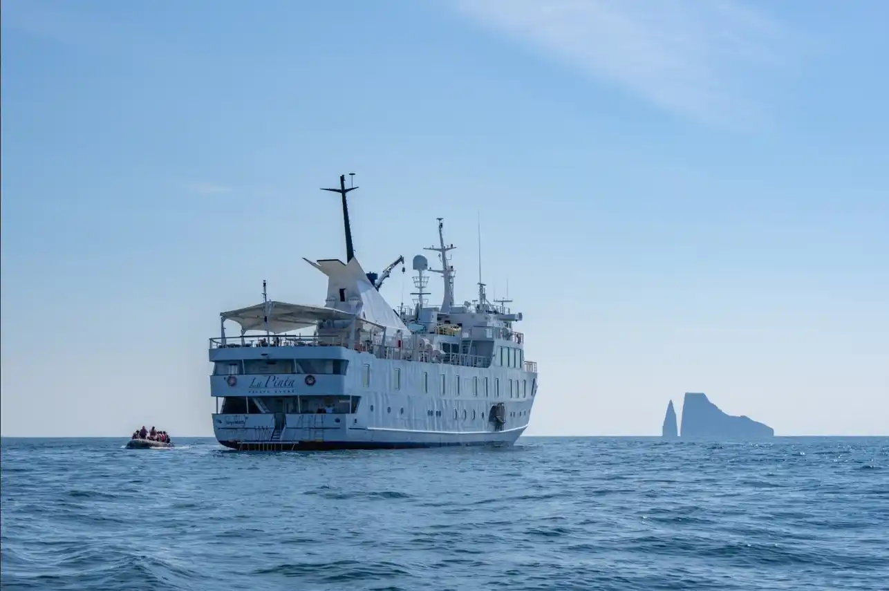 Yacht La Pinta luxury Galapagos cruise